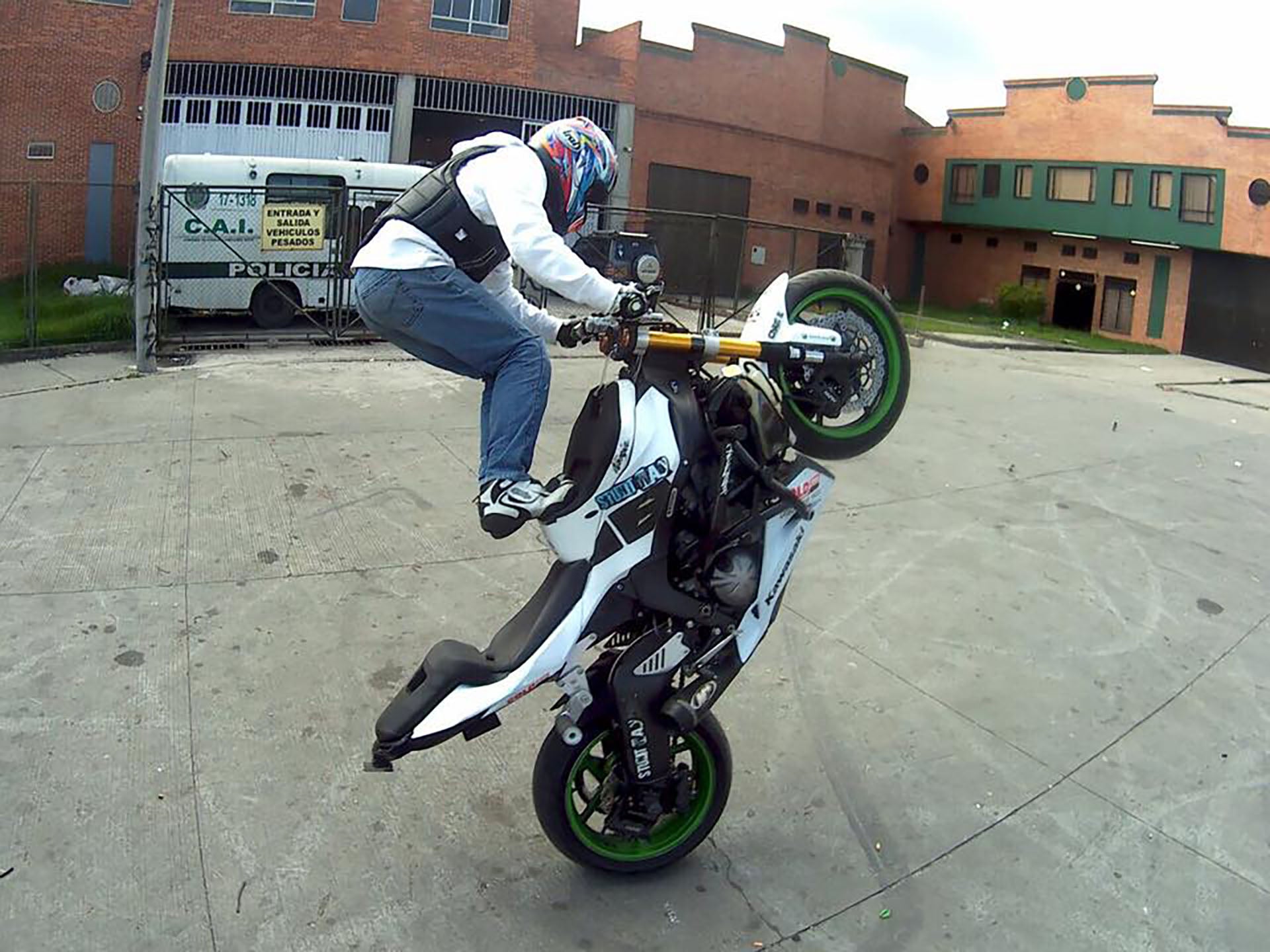 <em>Carlos A. Castrillón</em>