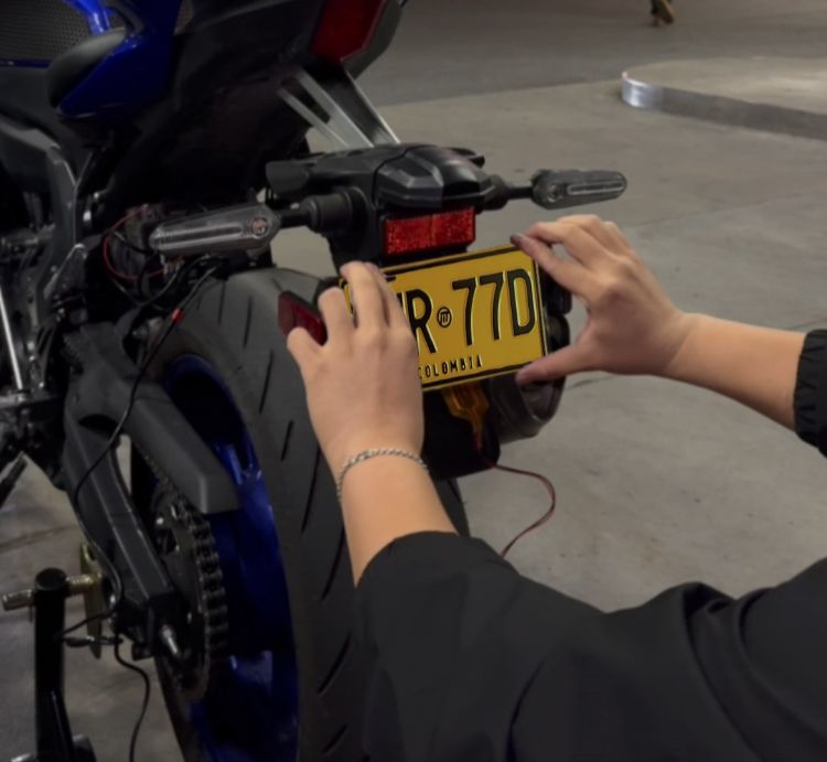 Placaoutpro LED para moto-evita fotomultas